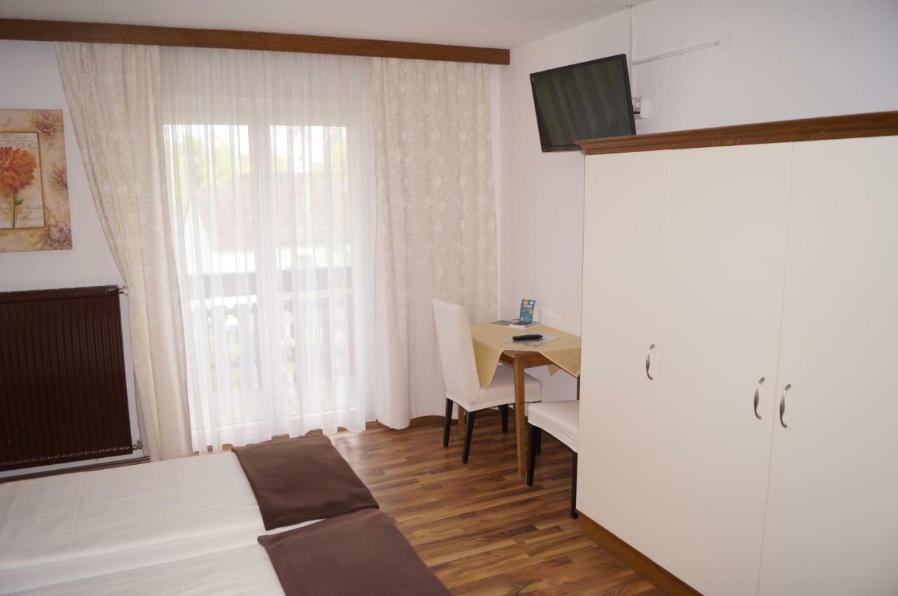 Pension Dobernig - Contactless Check In/Stay Klagenfurt am Woerthersee Exterior photo